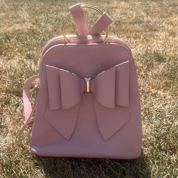 grossi Handbags - Charming Pink Bow Backpack